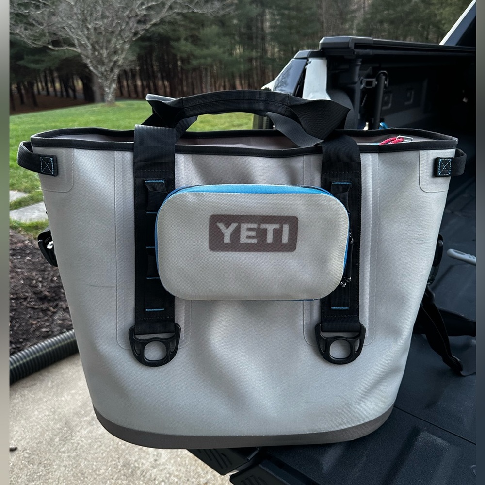 "Original" YETI Hopper 30 Soft-Sided Cooler: Fog Gray/Tahoe Blue,  Used